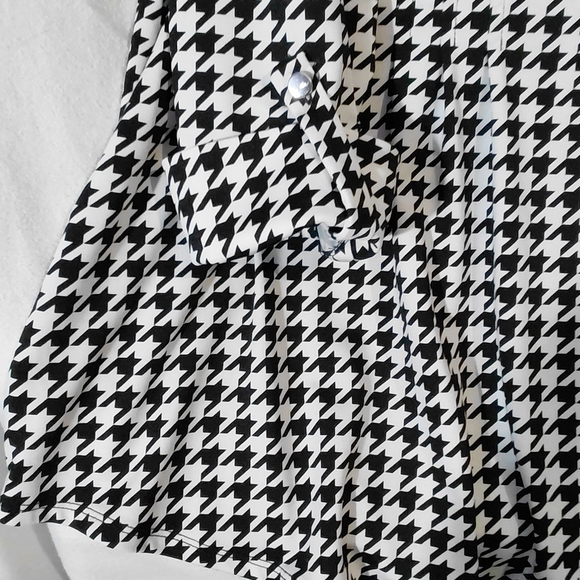 Wonderly Black and White Houndstooth Blouse - Picture 5 of 15